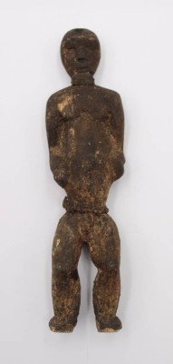 Auktion 359<br>antike Holzfigur, Tribal-Art, Herkunft?, leichte Holz, Altersspuren, H-17cm [1]