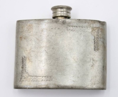 Auktion 359<br>kl. alter Flachmann, Schotland, Gebrauchsspuren, ca. H-6,5cm B-7,5cm [1]