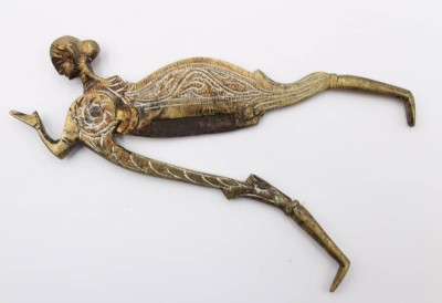 Auktion 359<br>gr. antiker Betelschneider, Indien, Bronze, Frauendarstellung, L-22,5cm [1]