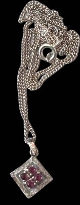 Auktion 359<br>feines Silber-Halskettchen mit kl. Anhänger, 4 rote Steine, 2,8 gr [1]