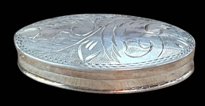 Auktion 359<br>langovale Pillendose, Silber-925-, B-4,7 cm, 13,6 gr [1]