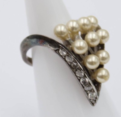 Auktion 359<br>925er Silber-Ring, Perlchen u. klare Steine, 7,2gr., RG 53 [1]
