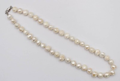 Auktion 359<br>Perlenkette, ca. L-46cm [1]