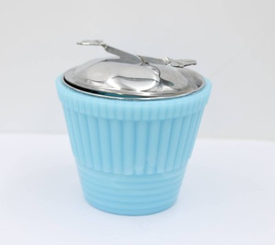Auktion 359<br>Zuckerdose mit Zange in Deckel, Opalines Glas, H-9,5cm [1]