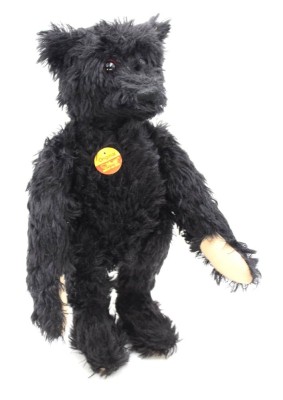 Auktion 359<br>Teddy von Steiff, Nur Schild, Knopf erneuert, ca. H-40,5cm [1]