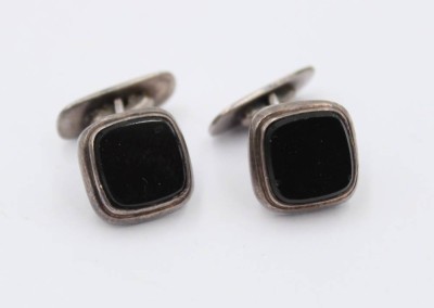 Auktion 359<br>835er Silber-Manschettenknöpfe mit Onyx, ca. ca. D-1,3cm [1]