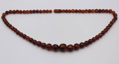 Auktion 359<br>Halskette, Bernstein, Steine im Verlauf, 36gr., L-60cm [1]