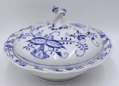 Auktion 359<br>grosse Deckelterrine 