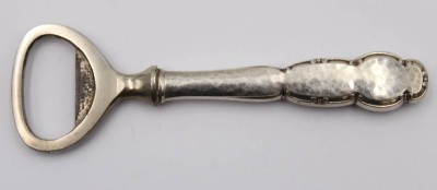 Auktion 359<br>Flaschenöffner, Silbergriff, Dänemark 1929, L-12cm [1]