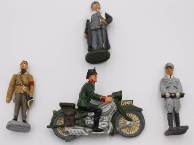 Auktion 359<br>Elastolin-/Lineol-Figuren, 3x Offiziere sowie 1x Kradfahrer, u.a. Hess u. Göring, Altersspuren, ca. H-7,5cm [1]
