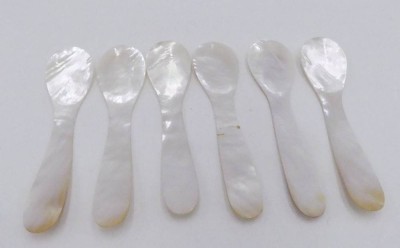 Auktion 359<br>6x Perlmutt Eierlöffel, leicht unterschiedlich, L-ca. 12,2 cm [1]