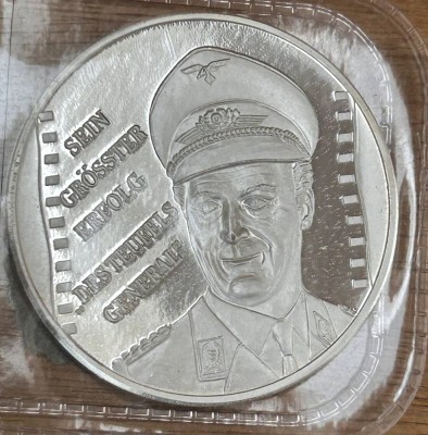 Auktion 359<br>Feinsilbermediaille  -1000- Curd Jürgens als Des Teufels General, ca. 25 gr. [1]