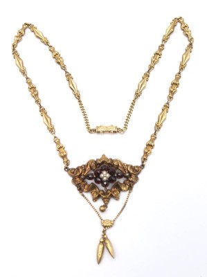 Auktion 359<br>frühes Granat-Collier, 19. Jhd., Böhmen, wohl Doublé, leichte Druckstellen, ca. L-40cm [1]