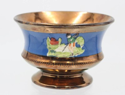 Auktion 359<br>Schale auf Stand, Lüster, England, ca. H-9,5cm D-14cm [1]