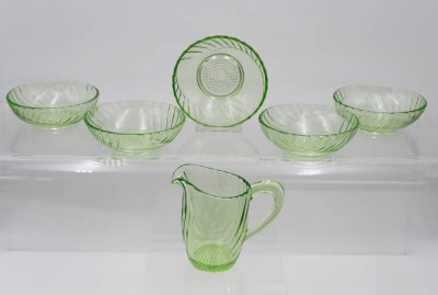 Auktion 359<br>Dessert-Set, 5 Schalen sowie Sahnekrug, ca. H-11cm [1]