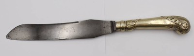 Auktion 359<br>antikes Tortenmesser, Revolvergriff, versilbert, Altersspuren, L-33cm [1]