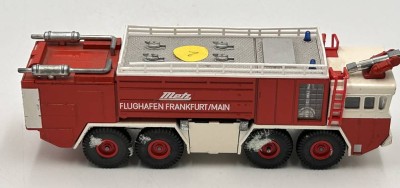 Auktion 359<br>Metz  Flughafen Feuerwehrfahrzeug von Siku, Nr. V332 [1]