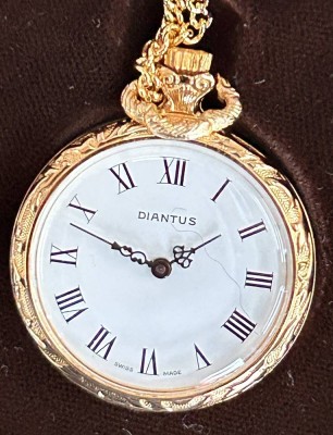 Auktion 359<br>mechan. Damen-Umhängeuhr 