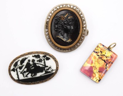 Auktion 359<br>2x alte Broschen sowie 1x Glasanhänger, Gemme ca. 4 x 3,5cm [1]