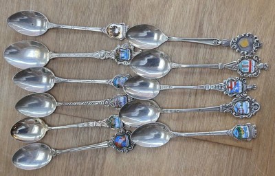 Auktion 359<br>10x Silber-800- etc. Wappenlöffel ( 106 gr) und 4 versilberte, bei zweien fehlen die Wappen, [1]
