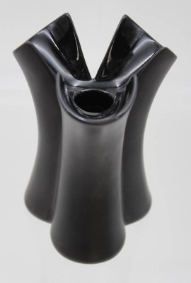 Auktion 359<br>Künstlervase, Rosenthal studio.linie, Prorcelaine Noir, Entw. Lino Sabattini, H-11,8cm [1]