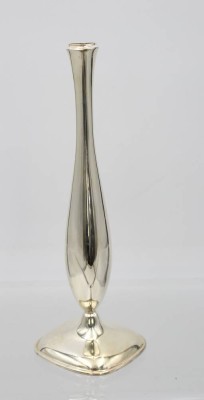 Auktion 359<br>versilberte Vase auf Stand, ca. H-22cm [1]