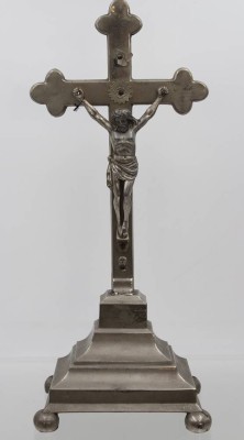 Auktion 359<br>Tischkruzufix, älter, Metall, teilw. beschädigt, H-34cm [1]