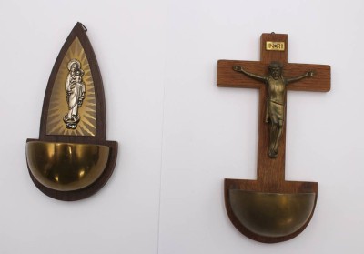 Auktion 359<br>2x div. kl. Weihwasser-Becken, je ca. 17cm [1]