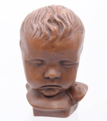 Auktion 359<br>Kunstmasse-Kinderbüste, verso 