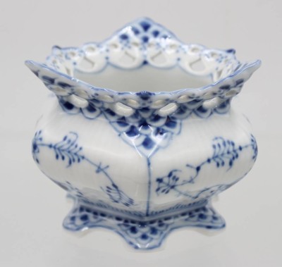 Auktion 359<br>Zuckerschale, Royal Copenhagen, Musselmalet, Vollspitze, ca. H-8cm [1]