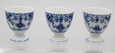 Auktion 359<br>3x Eierbecher, Royal Copenhagen, Musselmalet, Halbspitze, ca. H-6cm [1]
