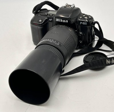 Auktion 365<br>Spiegelreflexkamera, Nikon F-601 AF, Analog mit Sigma Teleobjektiv 75-200mm 1:3.8 [1]