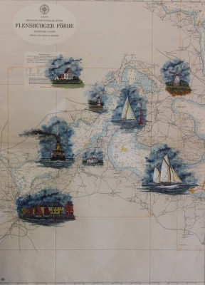 Auktion 359<br>Joki Dannemann, Karte mit gemalten Booten, 2006, ger. /Glas, RG 86 x 64cm, Sperrgut! [1]