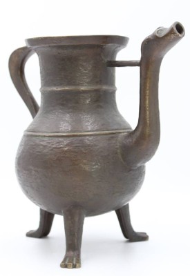 Auktion 359<br>gr. Stegkanne, Bronze, älter, H-29cm, ca. 6 Kg [1]