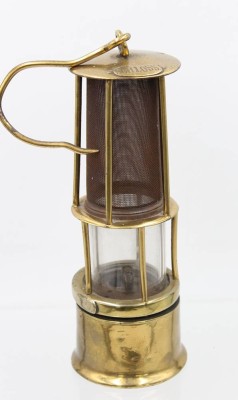 Auktion 359<br>Grubenlampe, Messing, Schloss bezeichnet, Fehlteil, H-26cm [1]