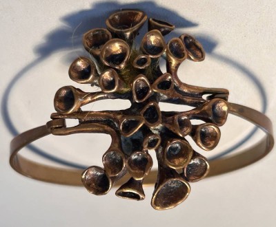 Auktion 359<br>Bronze Armreif, Renmoosblüten, 