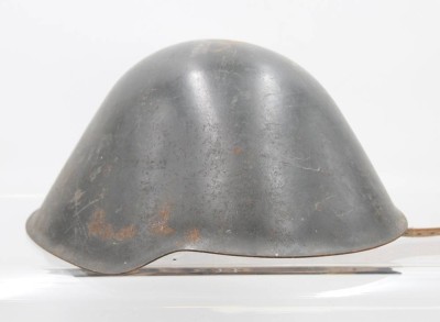 Auktion 360<br>NVA-Stahlhelm, Altersspuren [1]