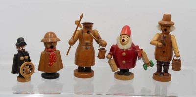 Auktion 360<br>5x div. Räuchermännchen, Erzgebirge, teilw. Gebrauchspuren u. Fehlteile, ca. H-19cm [1]