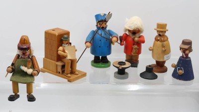Auktion 360<br>5x div. Räuchermännchen, Erzgebirge, teilw. Gebrauchspuren u. Fehlteile, ca. H-16,5cm [1]