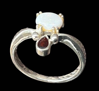 Auktion 360<br>Silberring-835- mit Granat und Opal, RG 55, 3,1 gr. [1]
