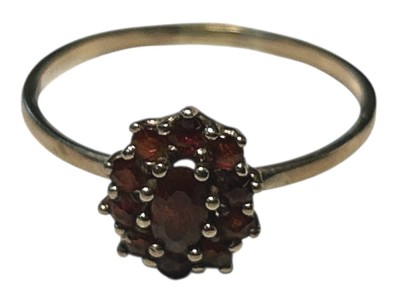 Auktion 360<br>Goldring-333- mit Granate, RG 58, 1,3 gr. [1]