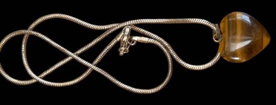 Auktion 360<br>Schlangenhalskette mit Tigerauge-Herzanhänger, Silber-925-, L-40 cm, 10,2 gr. [1]