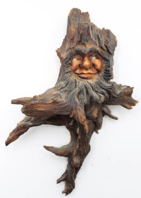 Auktion 360<br>Holzschnitzerei, sogen. Wurzelgeist, ca. L-33cm B-22cm [1]