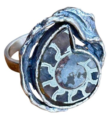 Auktion 360<br>Silberring-835- mit Versteinerung, RG 53, 6,4 gr. [1]