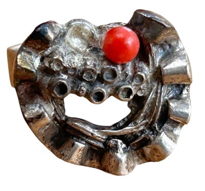 Auktion 360<br>alter Silberring-835- mit Koralle, RG 52, 9,6 gr, eine Kugel fehlt [1]