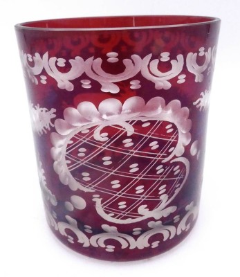 Auktion 360<br>Becher, Rubinglas mit Barockschliff, H-9 cm, D-8 cm [1]