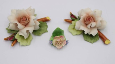 Auktion 360<br>3x Tischblüten, 2x Italien 1x England, Blüten mit Chips, ca. H-4cm [1]