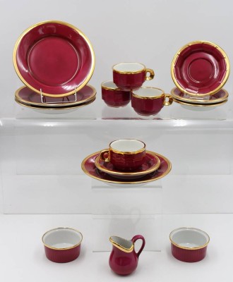 Auktion 360<br>15 Serviceteile,  Pillivuyt France, 4 kompl. Gedecke, Milchkännchen und 2 Schalen, Tassen H- 5,2cm [1]