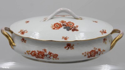 Auktion 360<br>Deckelterrine, Stadt Meissen, Art-Déco, Goldzier berieben , ca. H-11,5cm B-31,5cm T-17,5cm [1]
