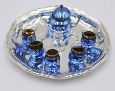 Auktion 360<br>Miniatur-Teeset, Kunstglas, auf kl. WMF Teller, Kanne ca. H-3,5cm [1]